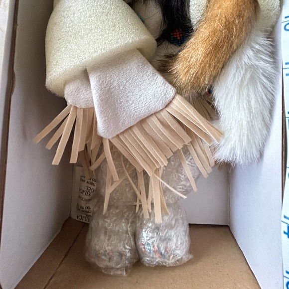 Chenoa Indian Doll Heritage Signature‎ Collection Native American Porcelain Doll - Picture 4 of 7